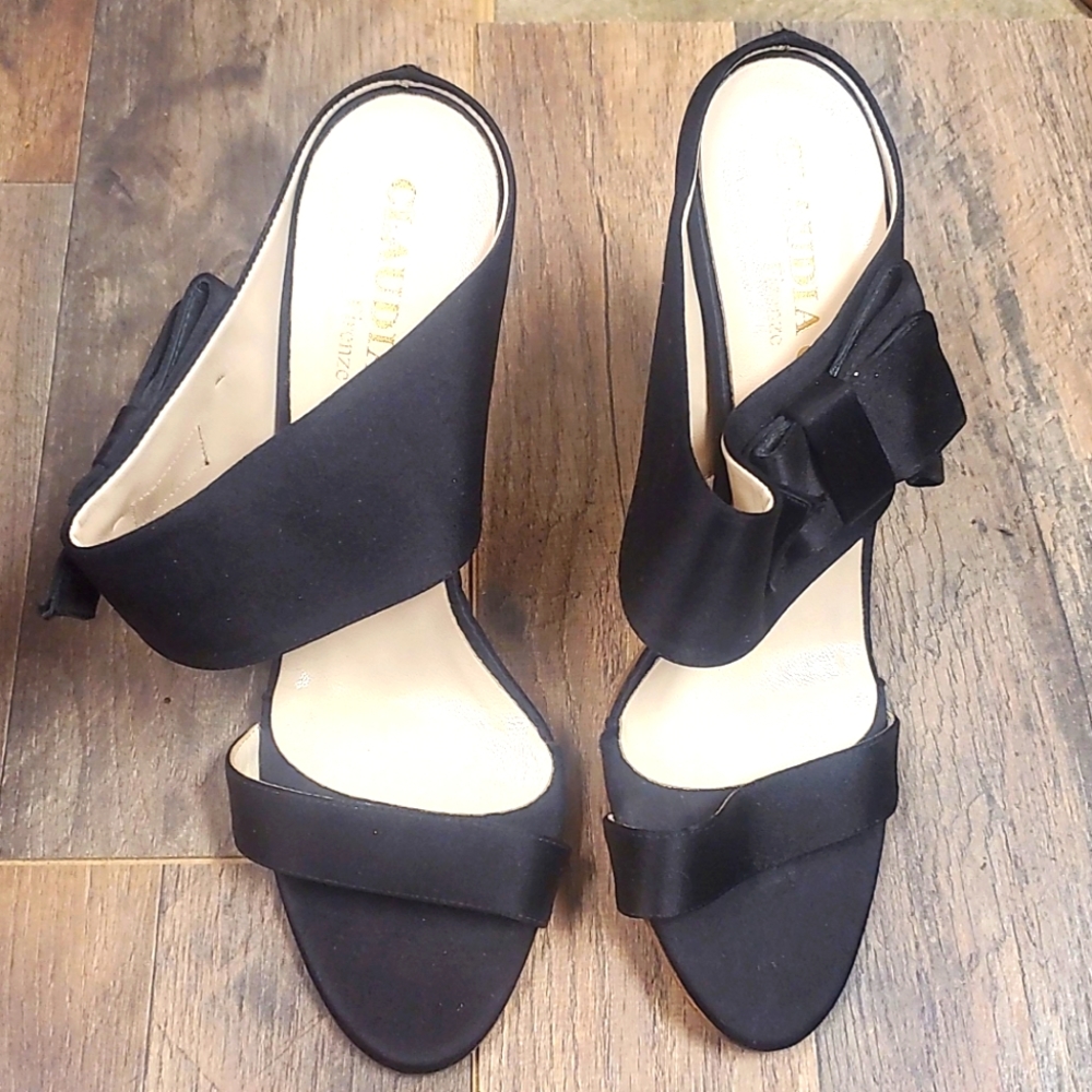 Womens Claudia ciutt high heels size 8